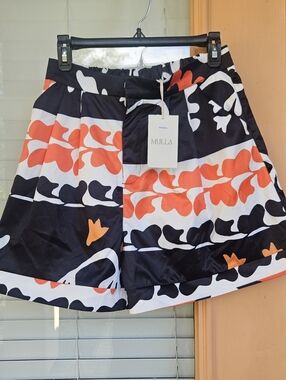 MULLA SHORTS, NWT, Orange & Black Shorts, Mulla Large Stretchy Shorts. NEW
